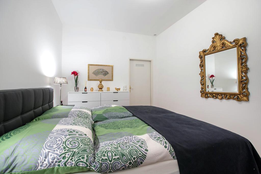 Apartment Schottenring Виена Стая снимка