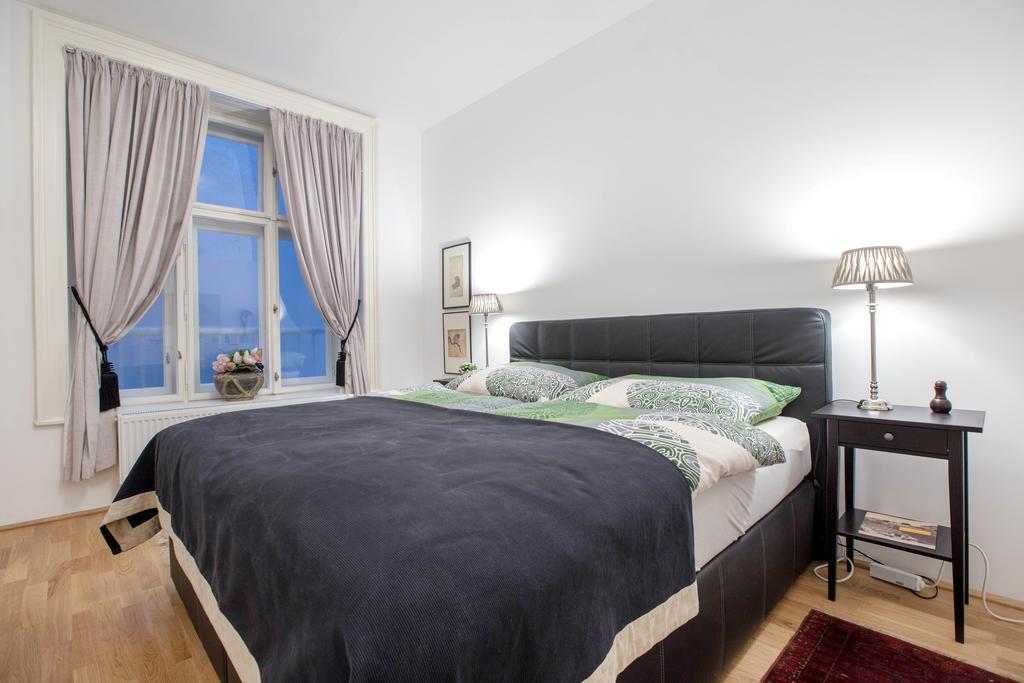 Apartment Schottenring Виена Стая снимка